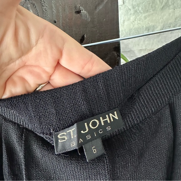 ST. JOHN Basics Black Pull On Knit Pleated Dress Pants with Pockets Size 6 - Picture 4 of 5